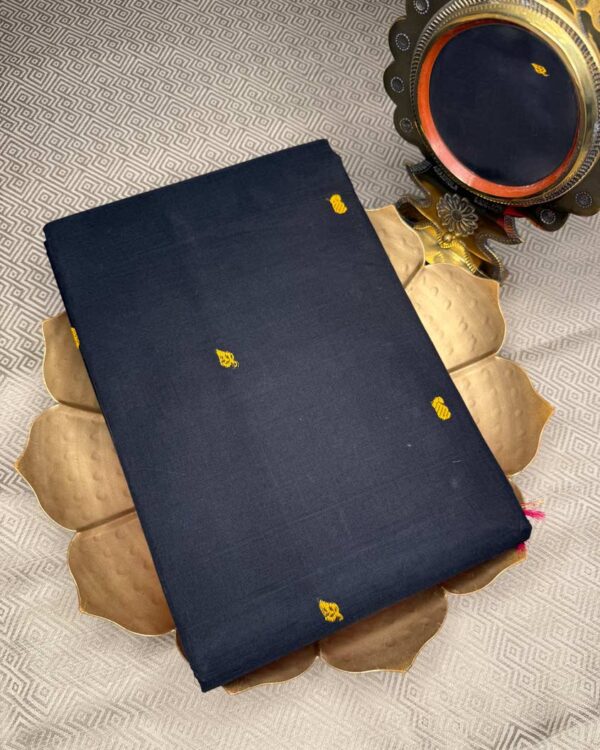 Saree 7 - Image 4